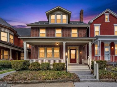 42 MARKET SQUARE, MANHEIM, PA 17545