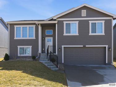 8311 King Street, Omaha, NE 68122