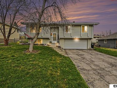 9164 Sprague Street , Omaha, NE 68134