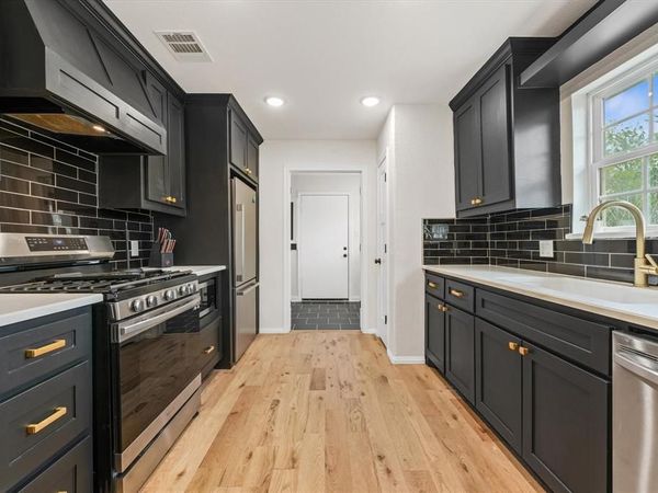 1212 Woodland Avenue, Fort Worth, TX 76110