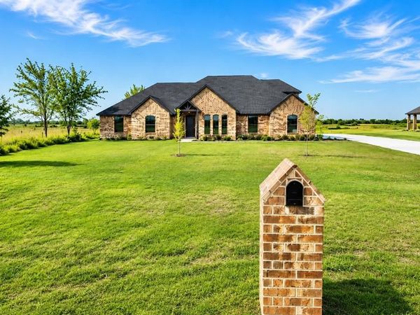 1165 Deerfield Drive, Wills Point, TX 75169
