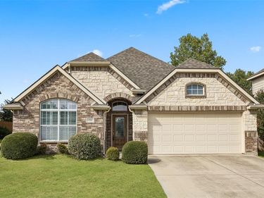 8760 Regal Royale Drive, Fort Worth, TX 76108