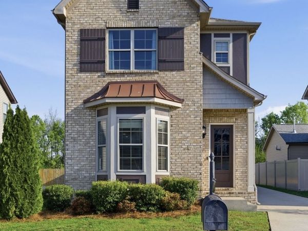 1581 Brockton Ln, Nashville, TN 37221