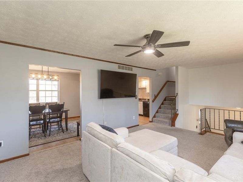 408 Bent Twig Drive, Vandalia, OH 45377 Photo 9