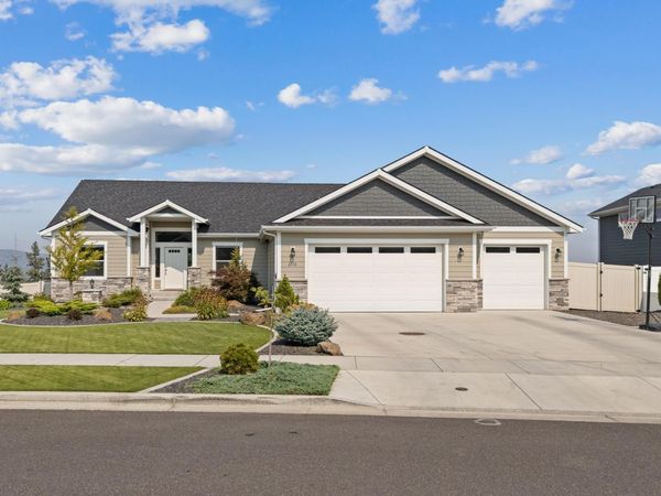 2712 W Howesdale Rd, Spokane, WA 99208