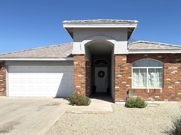 2732 W WAYLAND Drive, Phoenix, AZ 85041