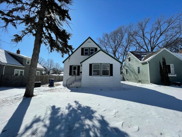 911 W Cavour Avenue , Fergus Falls, MN 56537