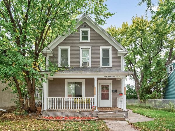 895 Rose Avenue E, Saint Paul, MN 55106