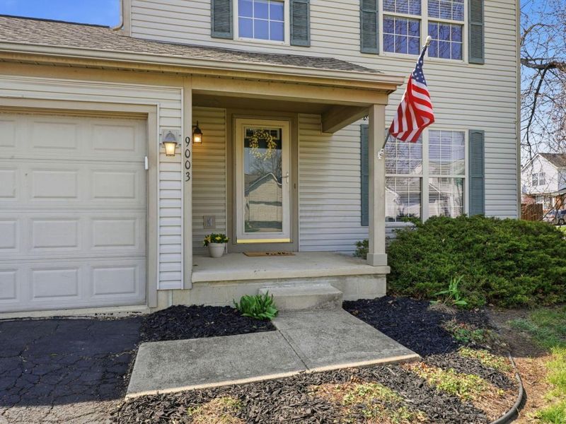 9003 Holquest Drive, Lewis Center, OH 43035 Photo 2