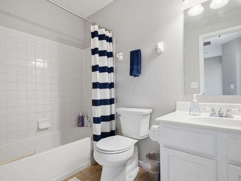 9003 Holquest Drive, Lewis Center, OH 43035 Photo 22