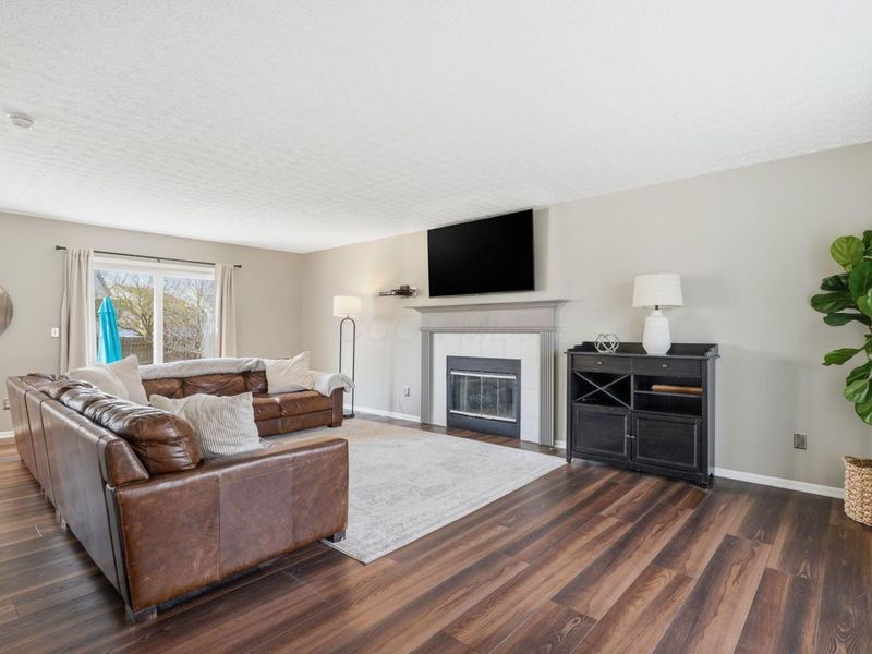 9003 Holquest Drive, Lewis Center, OH 43035 Photo 3