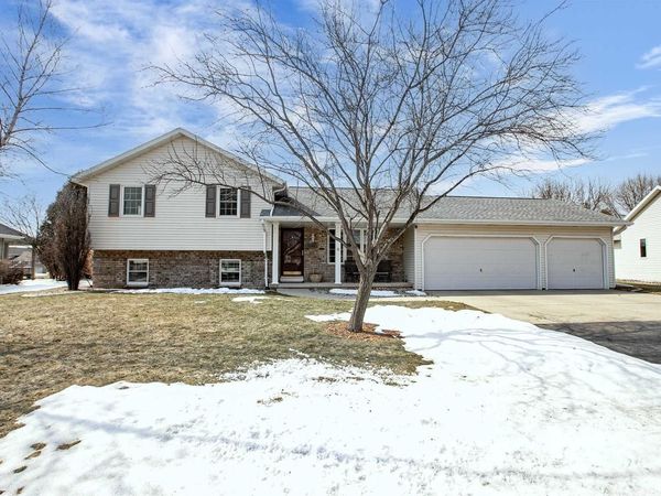 1248 DEER HAVEN DRIVE, Menasha, WI 54952