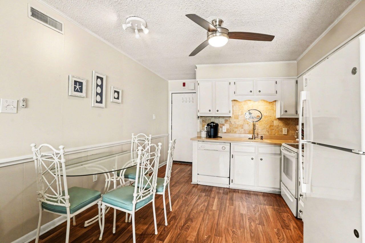 6302 N Ocean Boulevard Photo 9