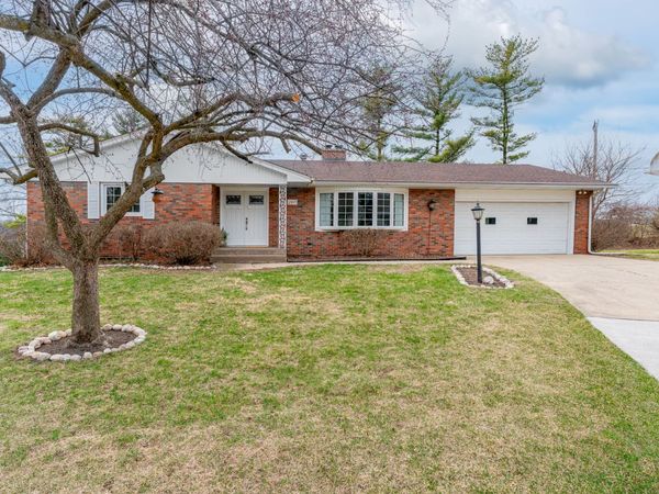1511 Hillcrest Court , Bettendorf, IA 52722