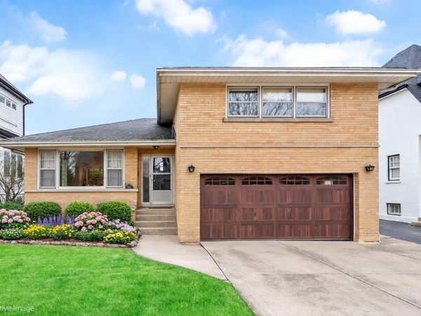 284 Blackhawk Road , Riverside, IL 60546