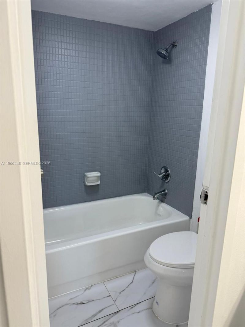 100 Bayview Dr, Unit 412, Sunny Isles Beach, FL 33160 Photo