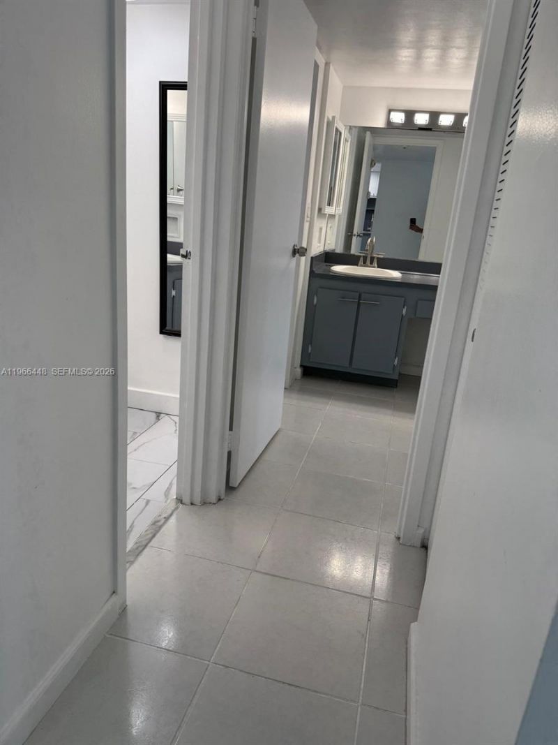 100 Bayview Dr, Unit 412, Sunny Isles Beach, FL 33160 Photo