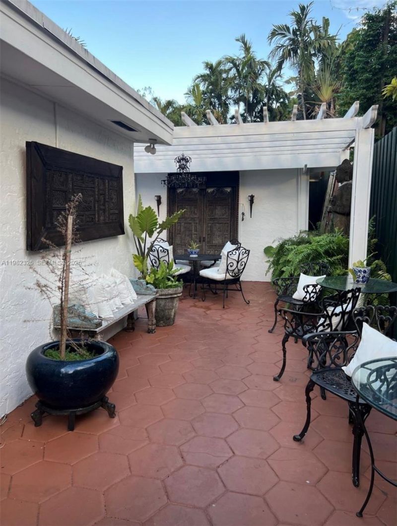 2190 SW 22 Terrace , Miami, FL 33145 Photo