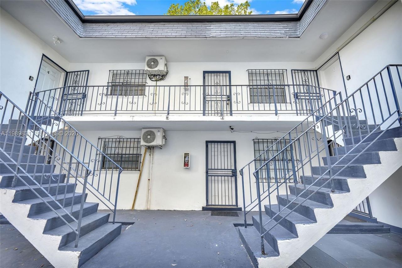 641 NW 2nd St, Miami, FL 33128 Photo