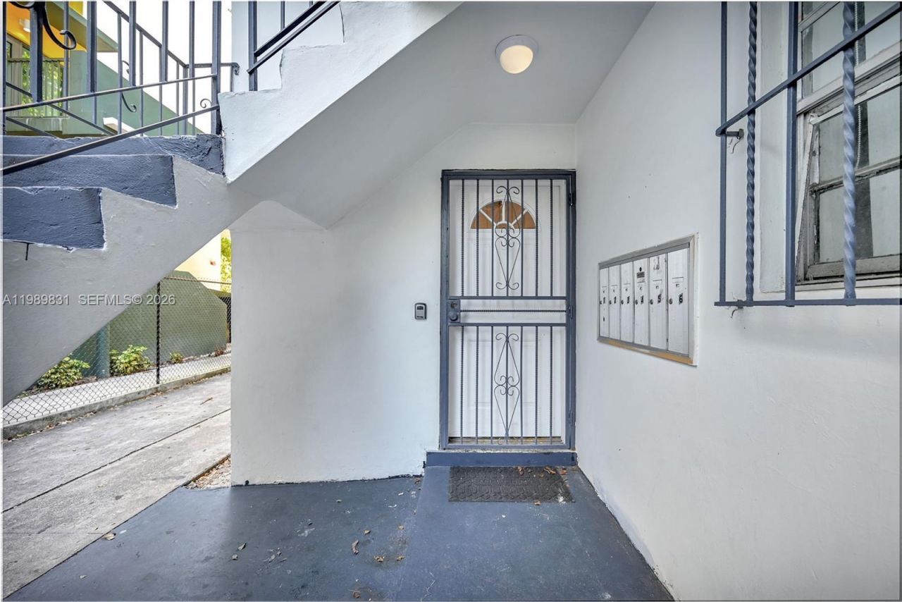 641 NW 2nd St, Miami, FL 33128 Photo