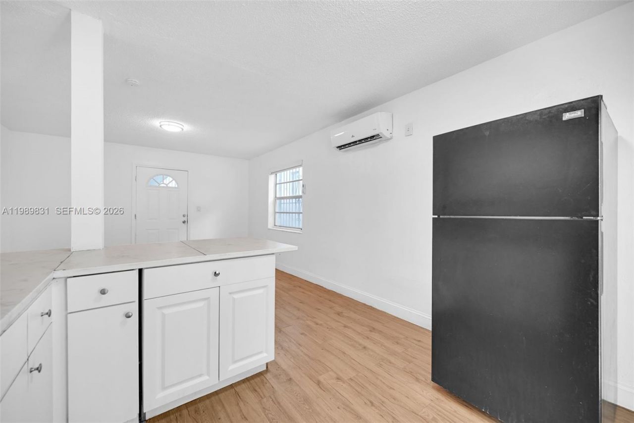 641 NW 2nd St, Miami, FL 33128 Photo