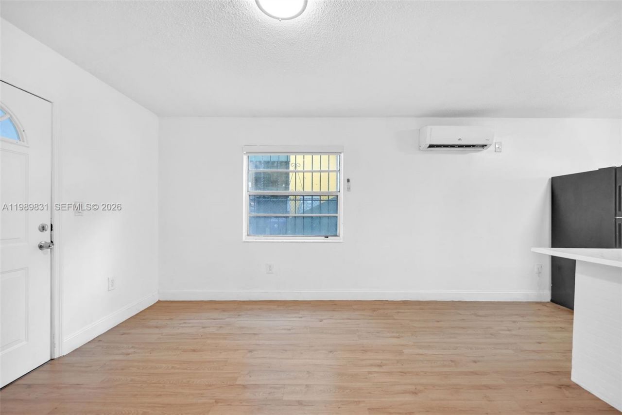 641 NW 2nd St, Miami, FL 33128 Photo