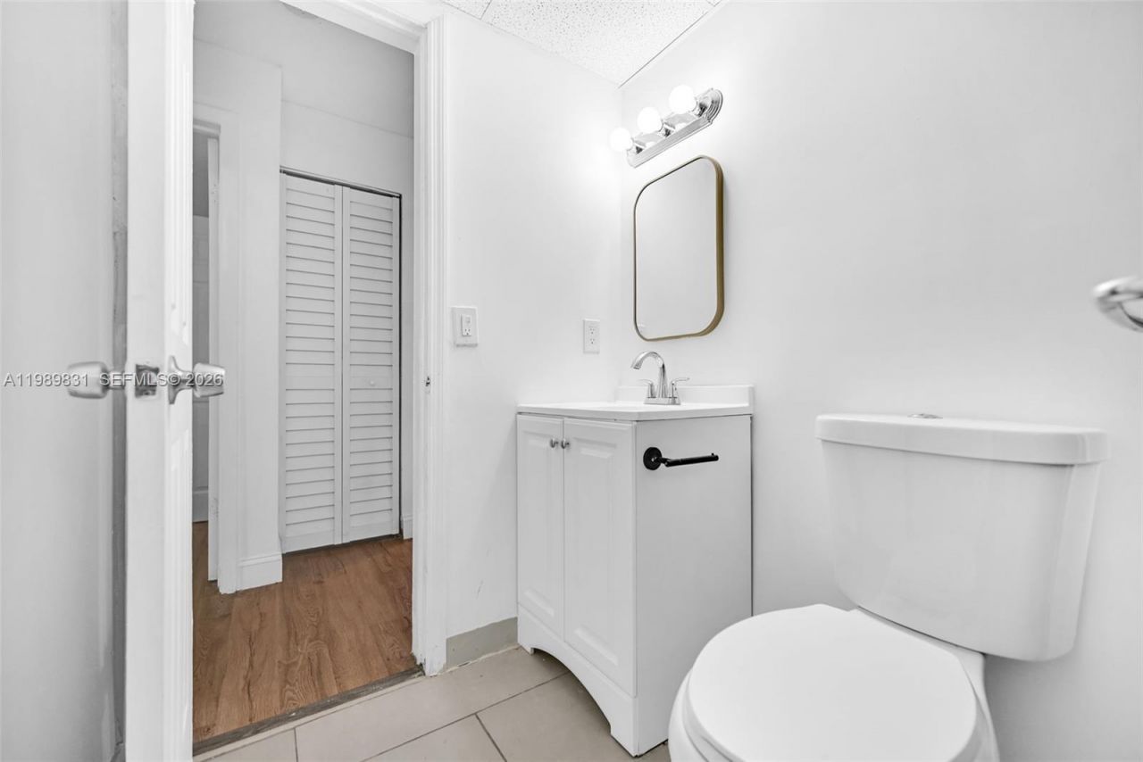 641 NW 2nd St, Miami, FL 33128 Photo