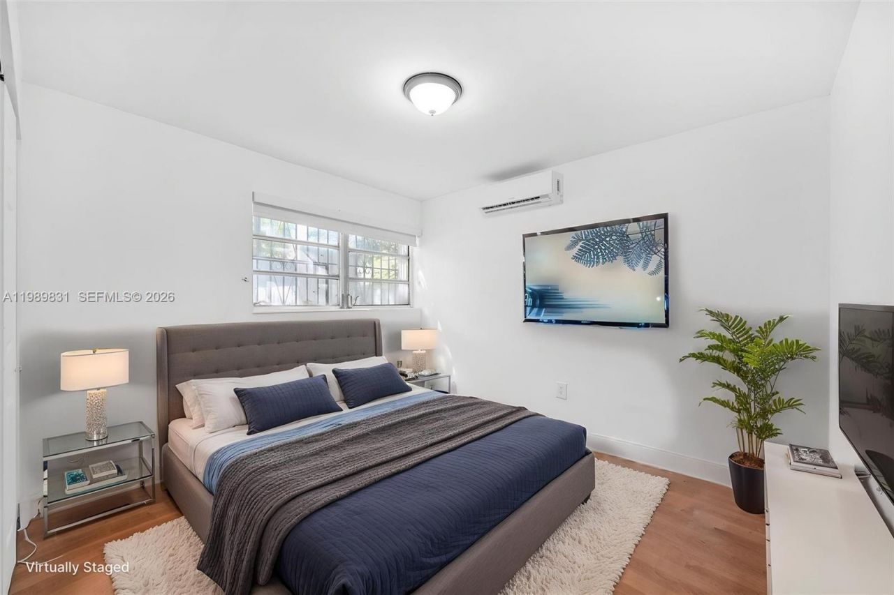 641 NW 2nd St, Miami, FL 33128 Photo