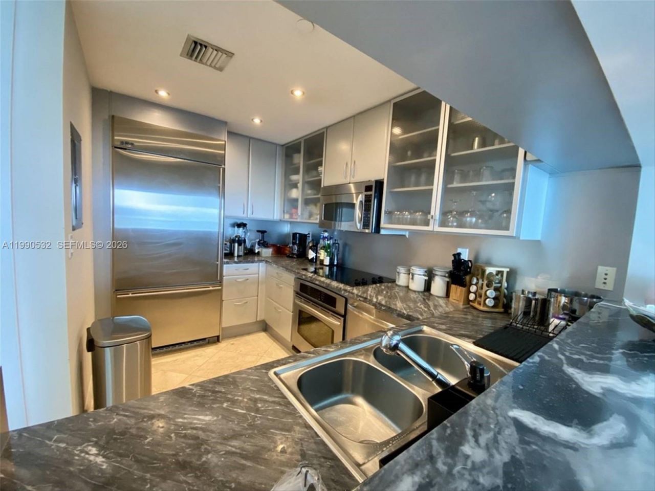 540 West Ave , Unit 2011, Miami Beach, FL 33139 Photo