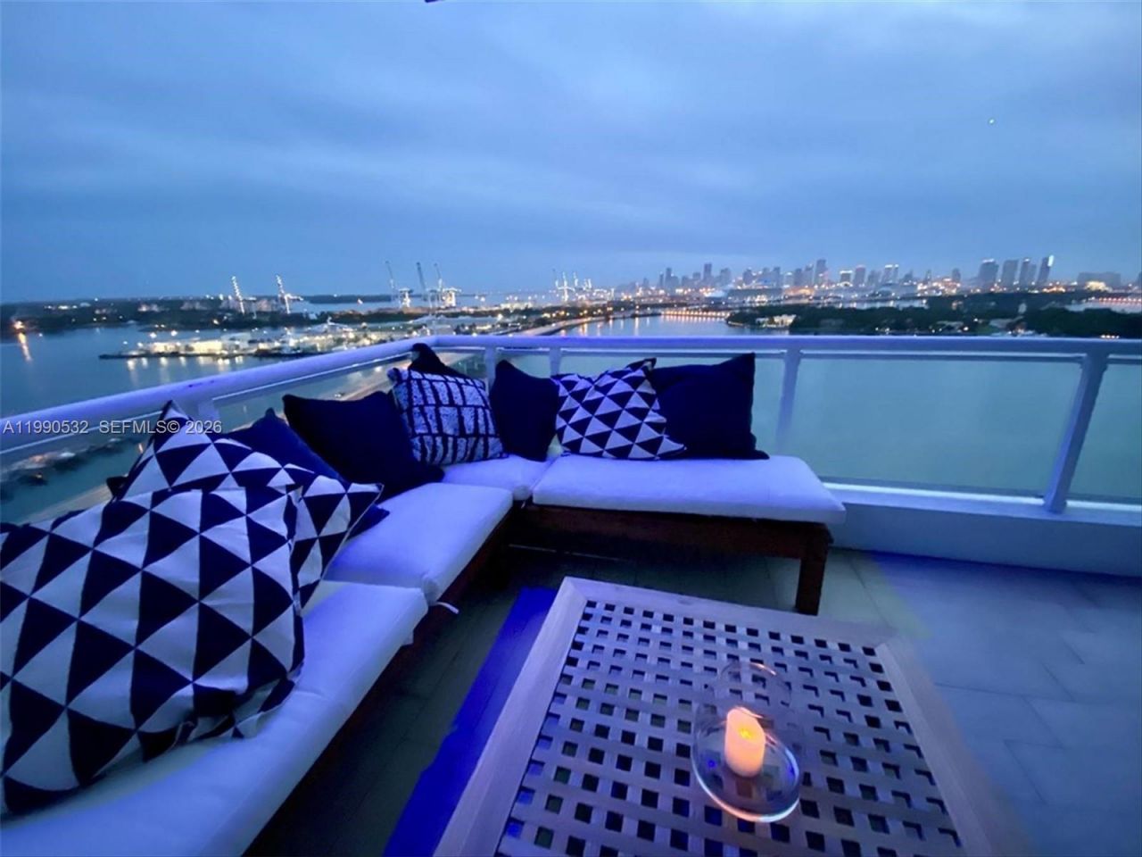 540 West Ave , Unit 2011, Miami Beach, FL 33139 Photo