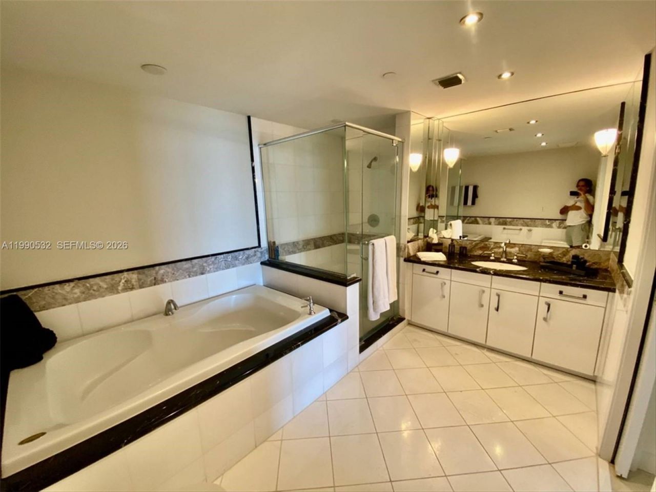 540 West Ave , Unit 2011, Miami Beach, FL 33139 Photo