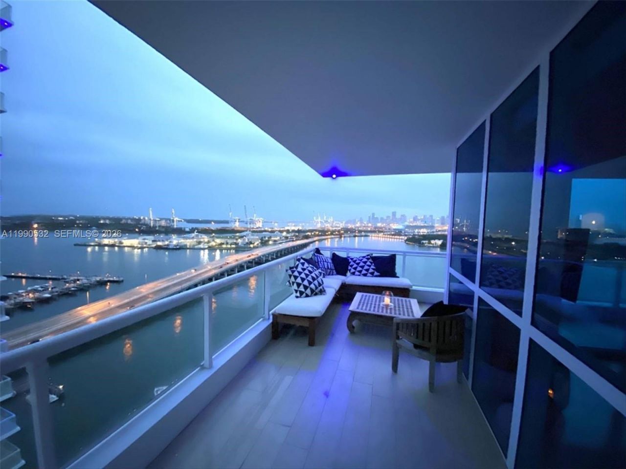 540 West Ave , Unit 2011, Miami Beach, FL 33139 Photo