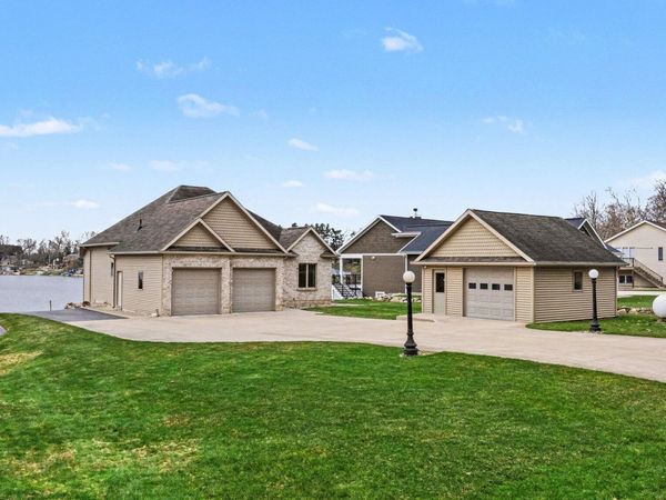 48855 Howard Drive, Lawrence, MI 49064