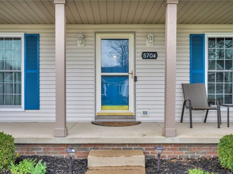 5704 Halwick Drive, Ravenna, OH 44266 Photo 4