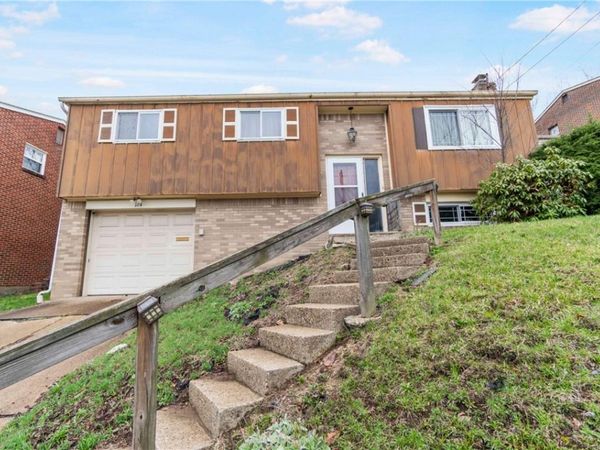 124 Preston Dr, Braddock, PA 15104