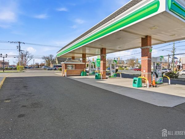 2582 Whitehorse Mercerville Road, Trenton, NJ 08619