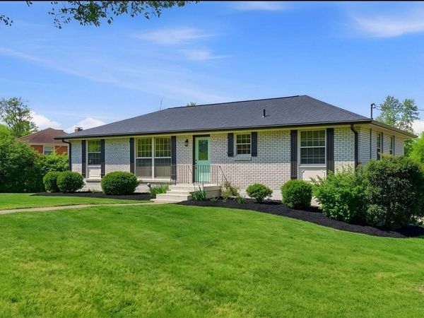 562 Walton Ferry Rd, Hendersonville, TN 37075