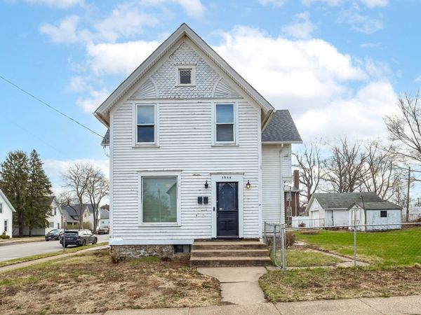 1935 N Sturdevant Street , Davenport, IA 52804