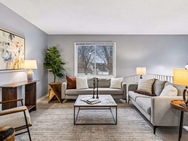 7852 Rimbley Road, Woodbury, MN 55125