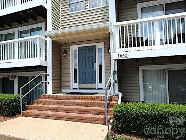 1645 Arlyn Circle, Charlotte, NC 28213
