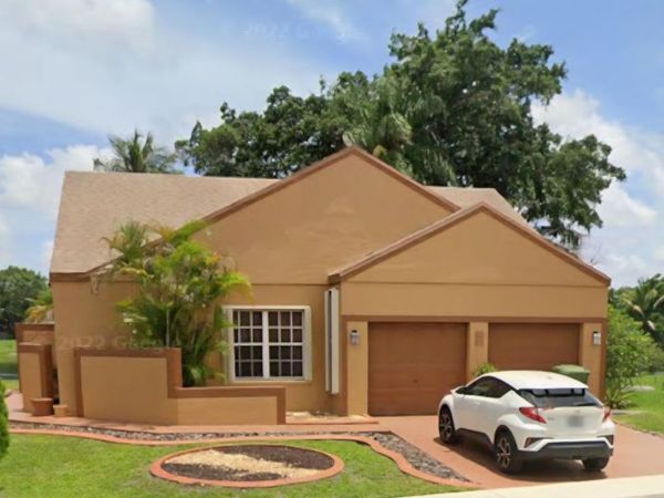 8620 SW 12th Street, Pembroke Pines, FL 33025