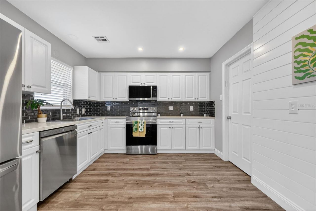 2806 Upper Tangelo Drive, Sarasota, FL 34239 Photo