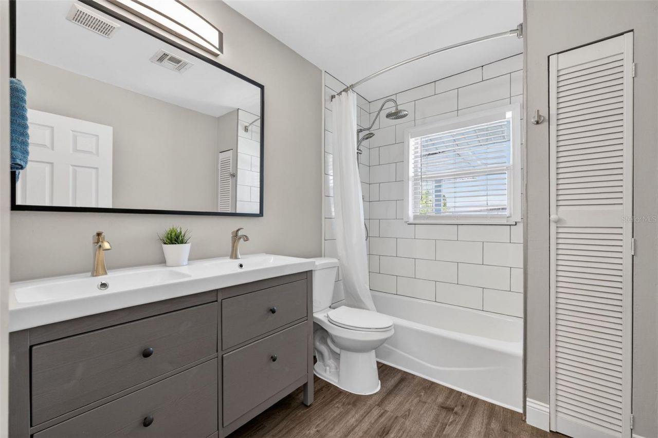 2806 Upper Tangelo Drive, Sarasota, FL 34239 Photo