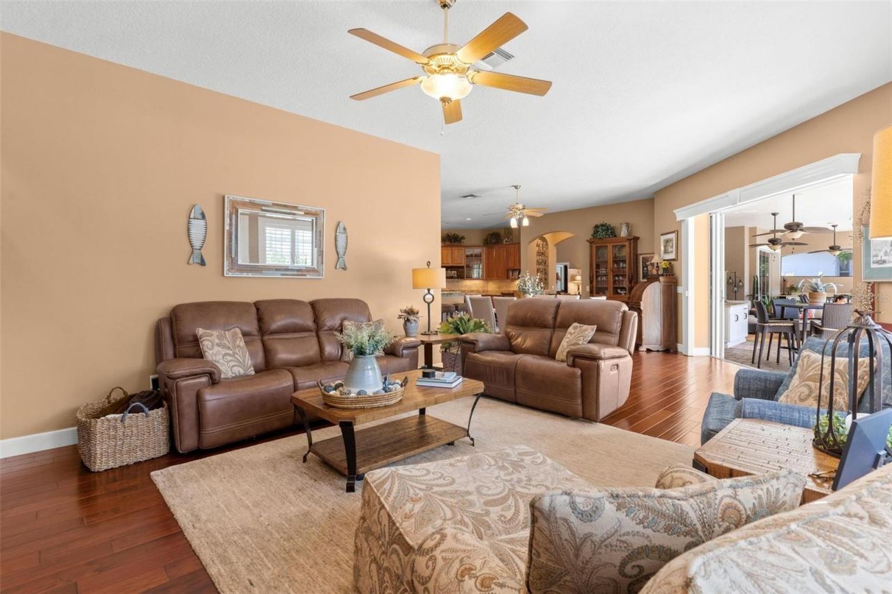 926 Hawk Landing, Fruitland Park, FL 34731 Photo