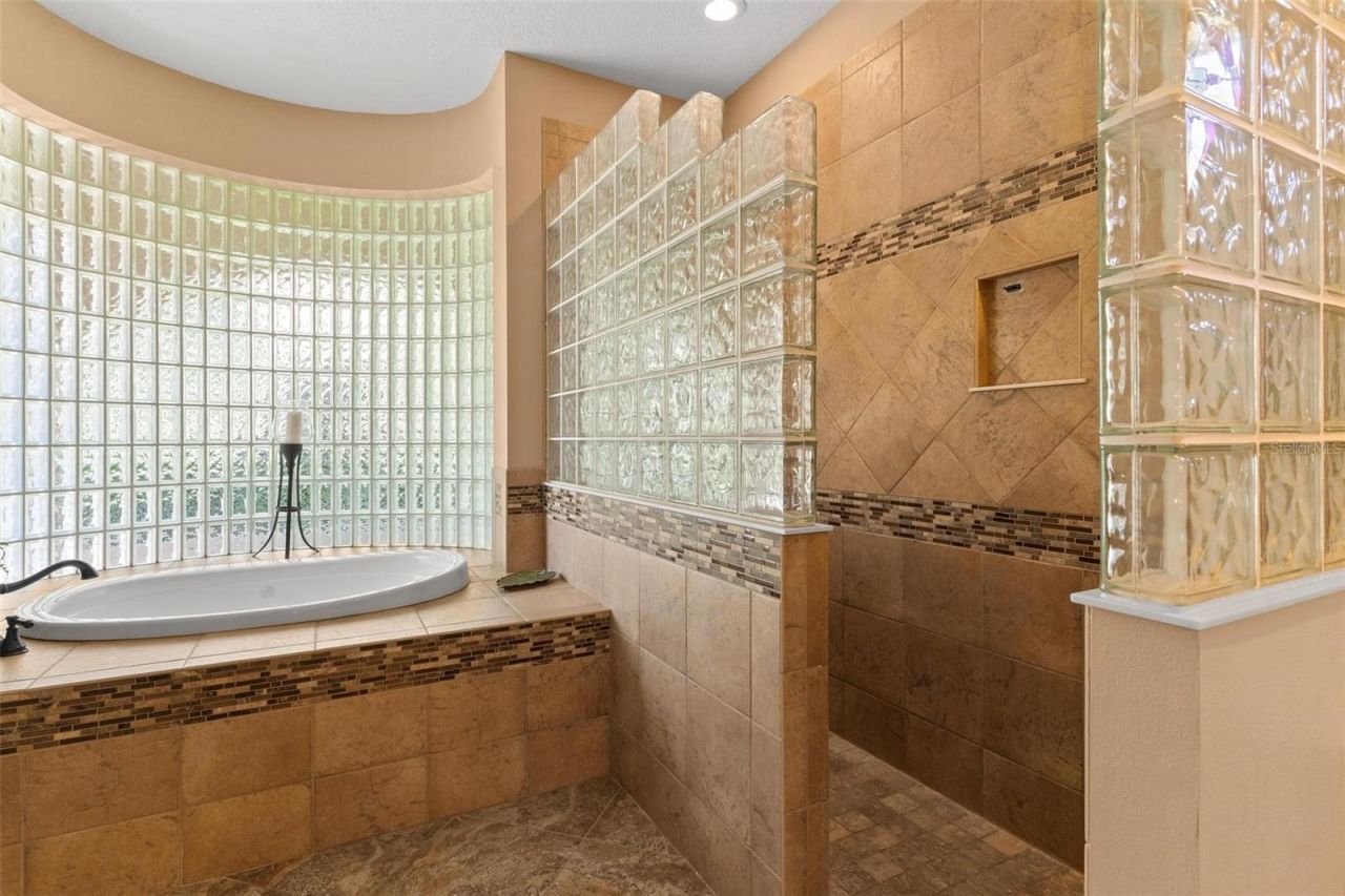 926 Hawk Landing, Fruitland Park, FL 34731 Photo