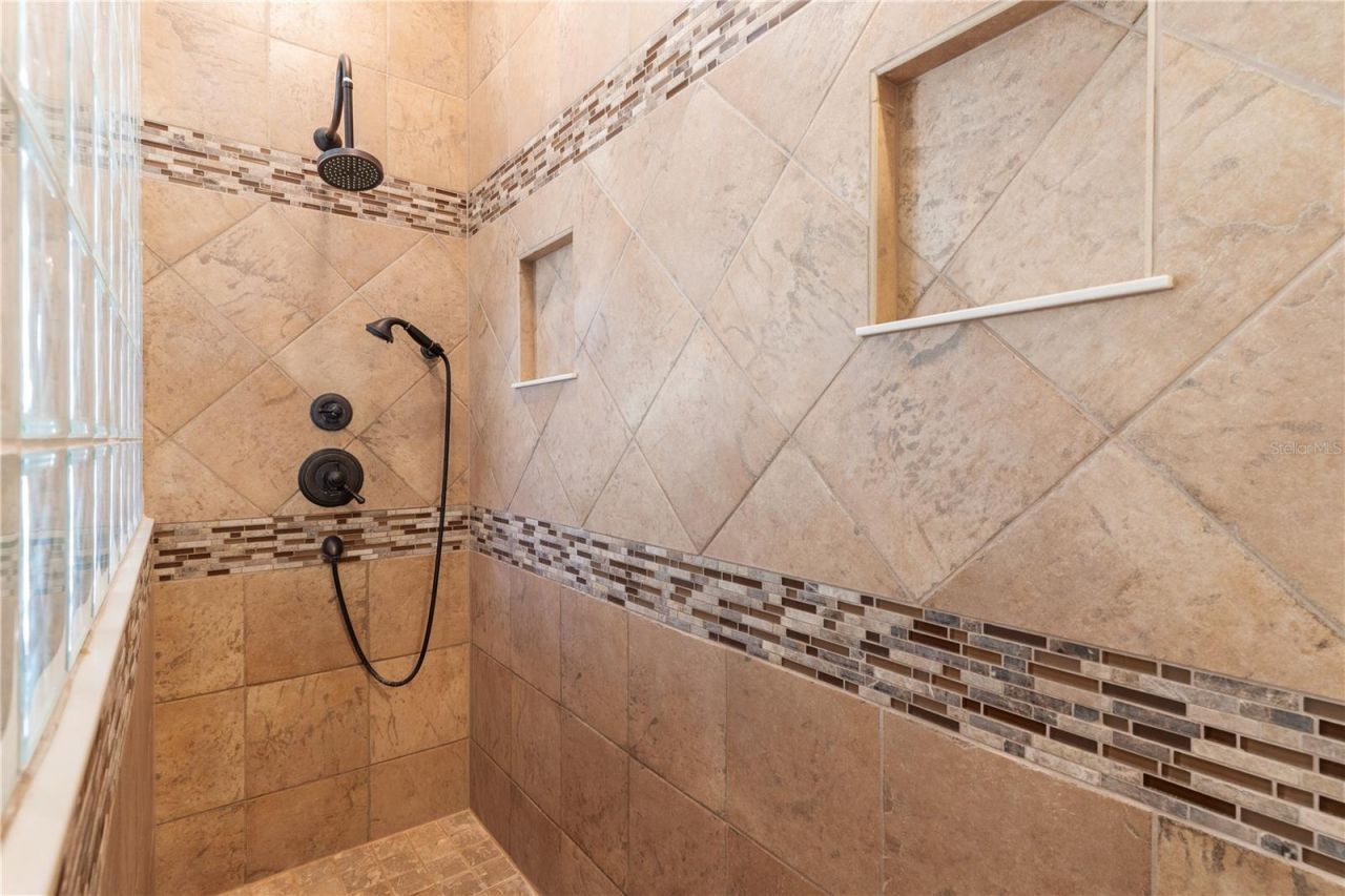 926 Hawk Landing, Fruitland Park, FL 34731 Photo