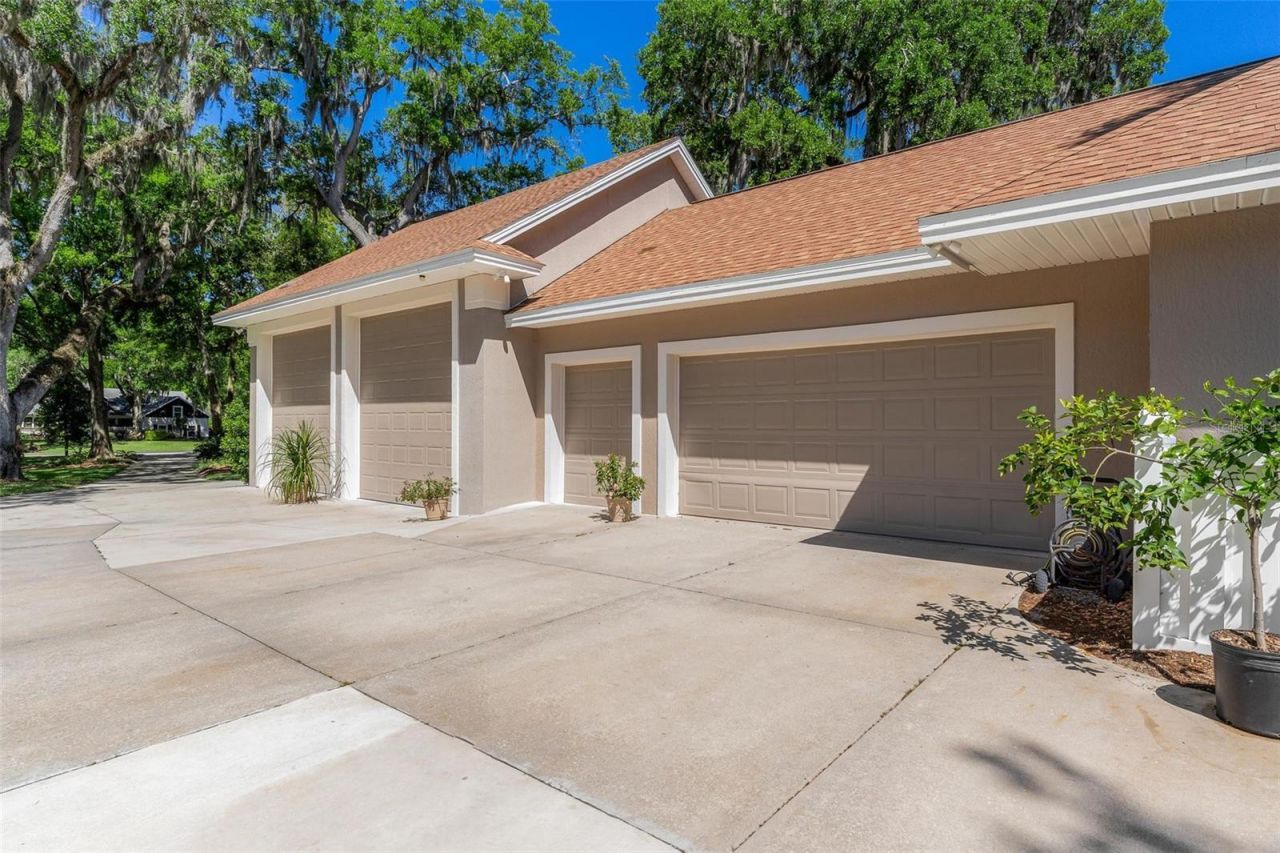 926 Hawk Landing, Fruitland Park, FL 34731 Photo