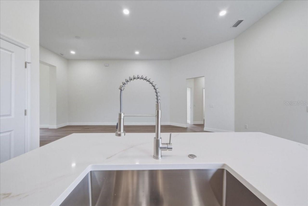 1296 Moselle Avenue, Orlando, FL 32807 Photo