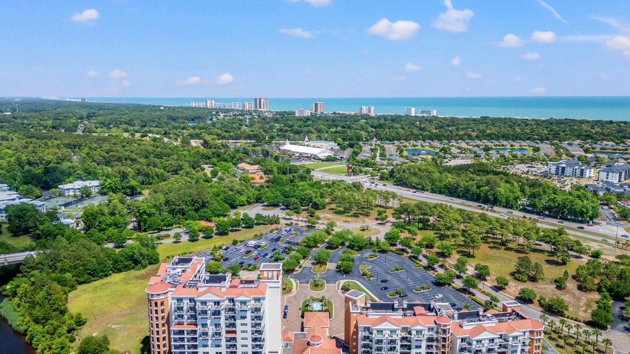 8121 Amalfi Pl.  Photo 2