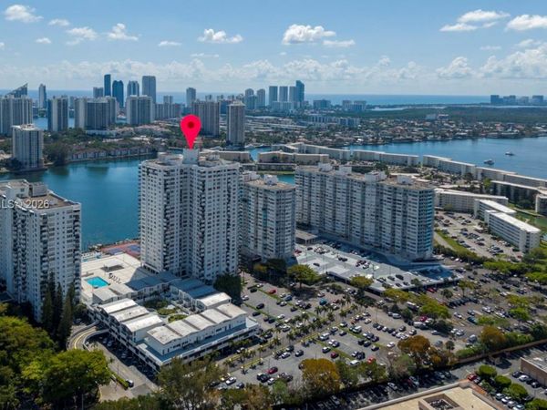 2750 NE 183rd St , Unit 806, Aventura, FL 33160